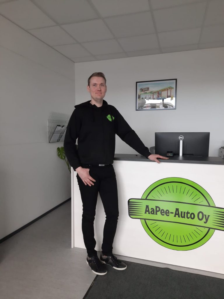 Autohuolto yrittäjä